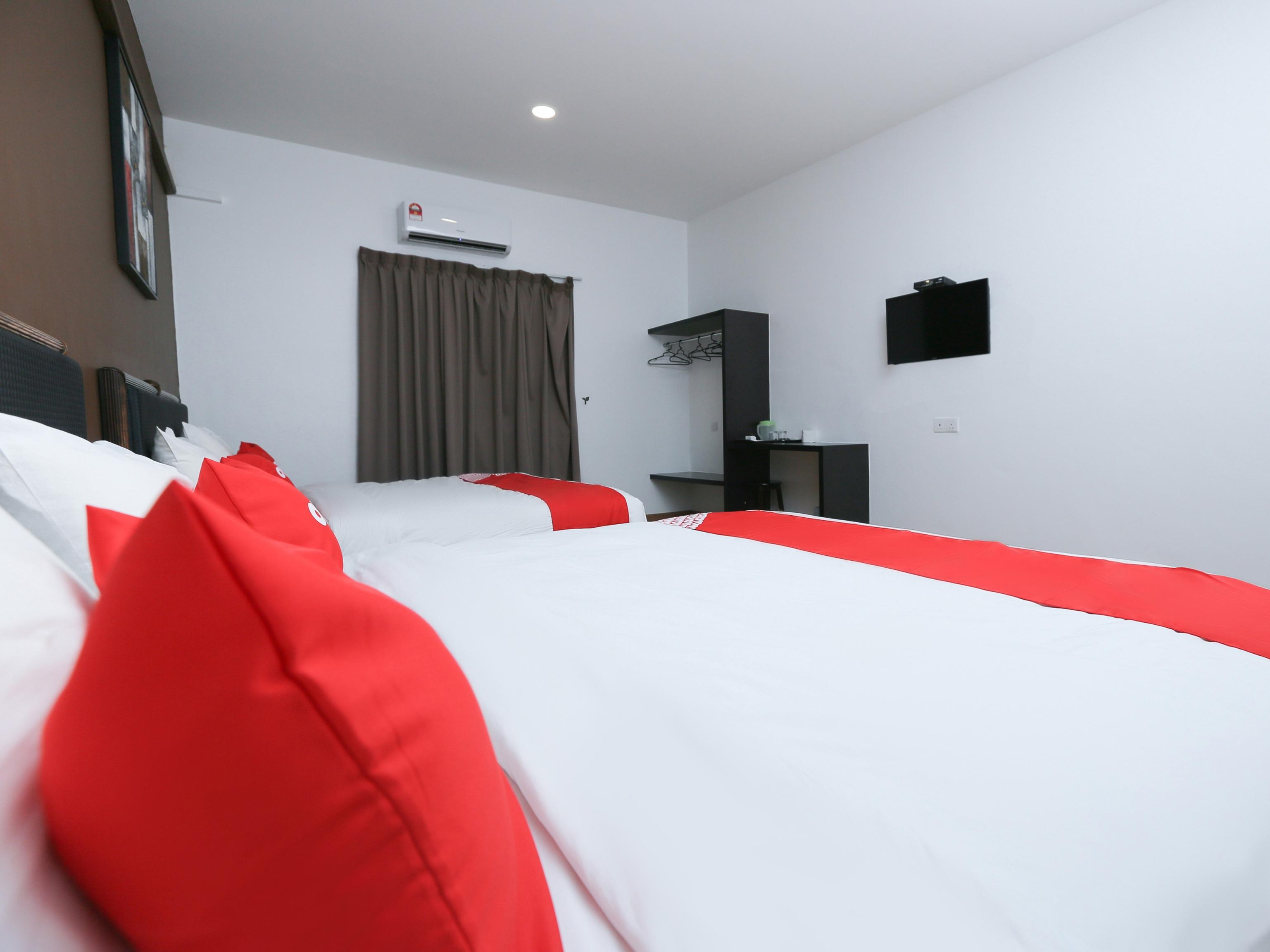 Oyo 89915 East Mount Hotel Kukup Dış mekan fotoğraf