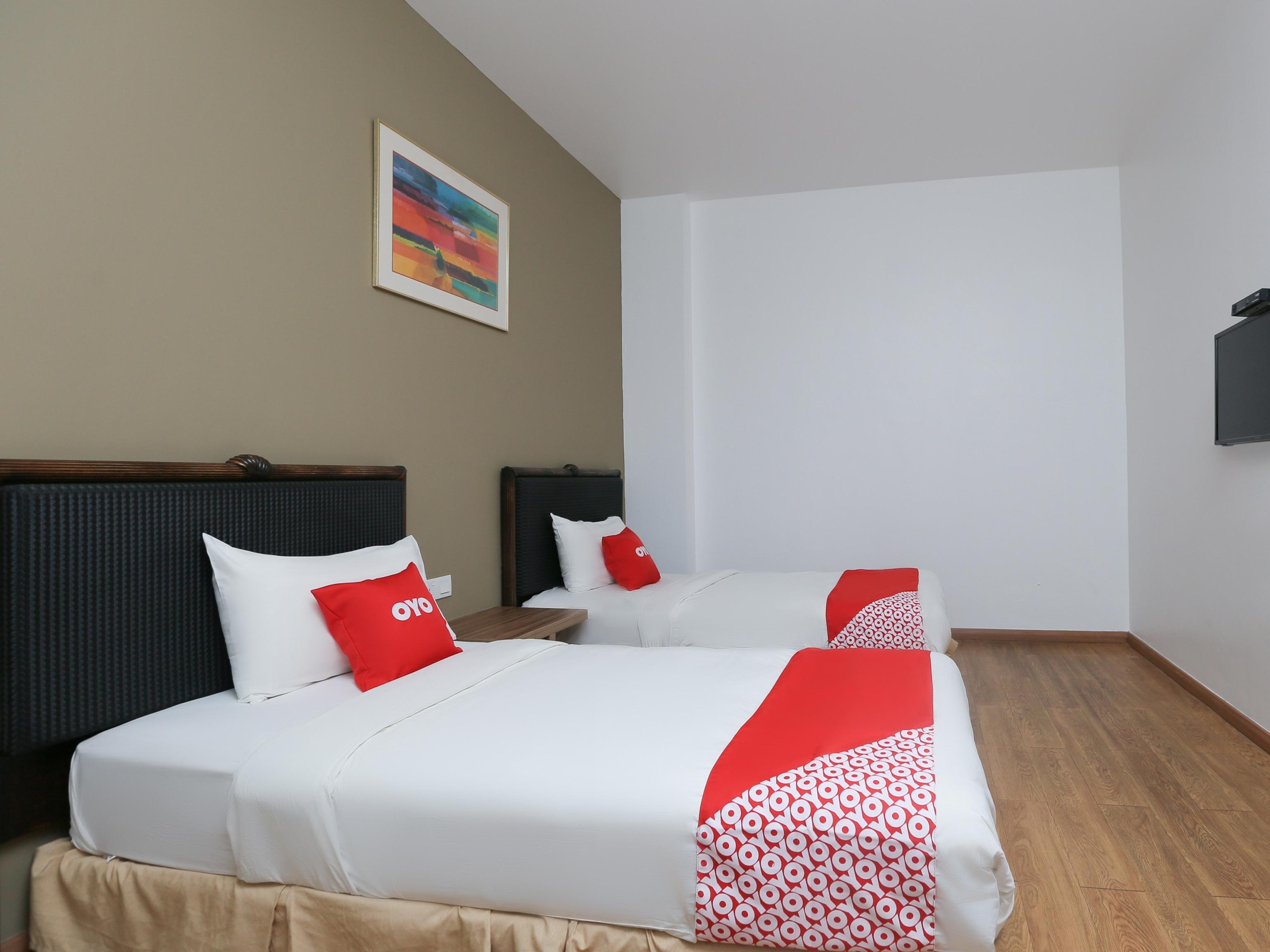 Oyo 89915 East Mount Hotel Kukup Dış mekan fotoğraf