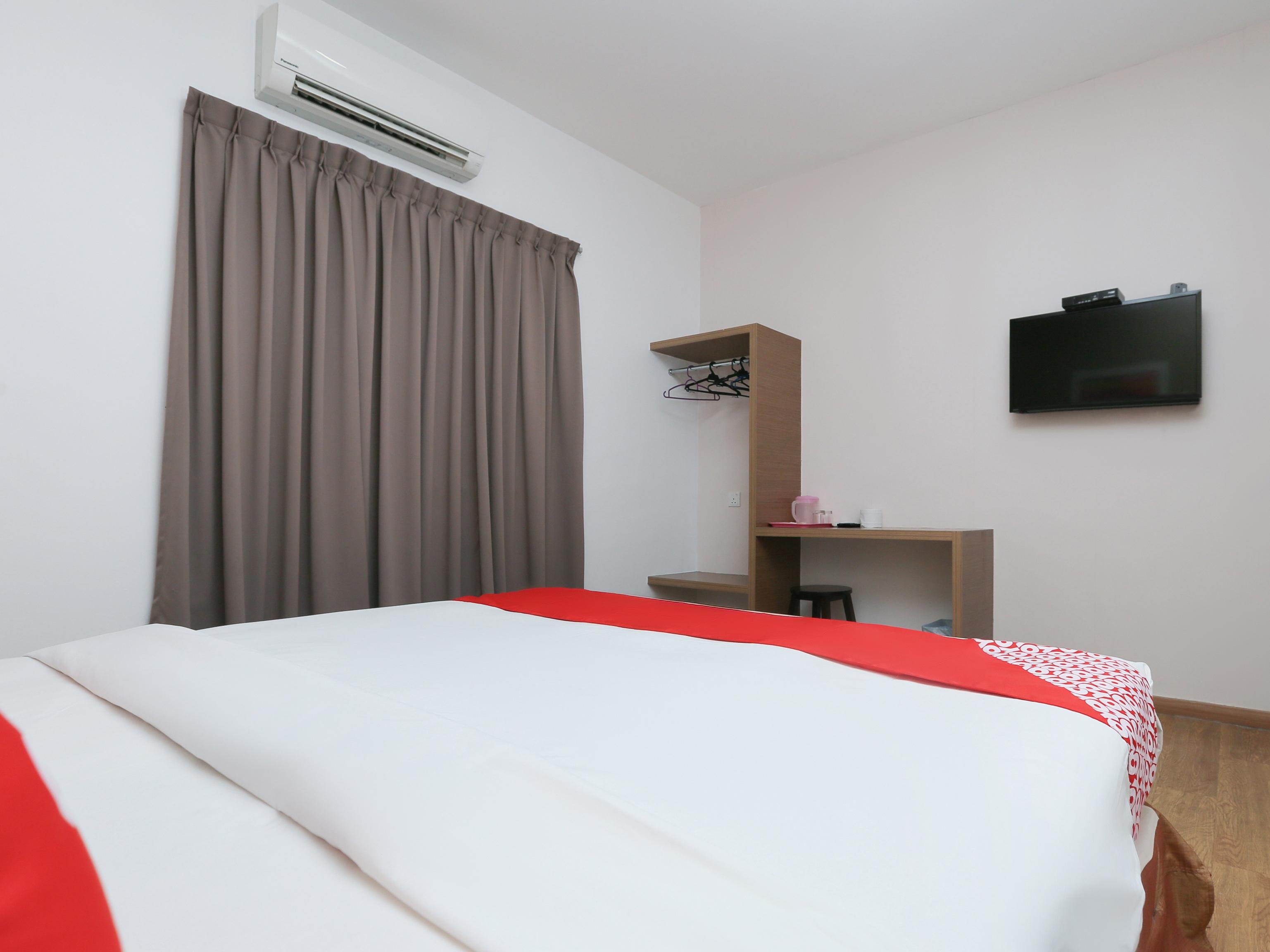Oyo 89915 East Mount Hotel Kukup Dış mekan fotoğraf
