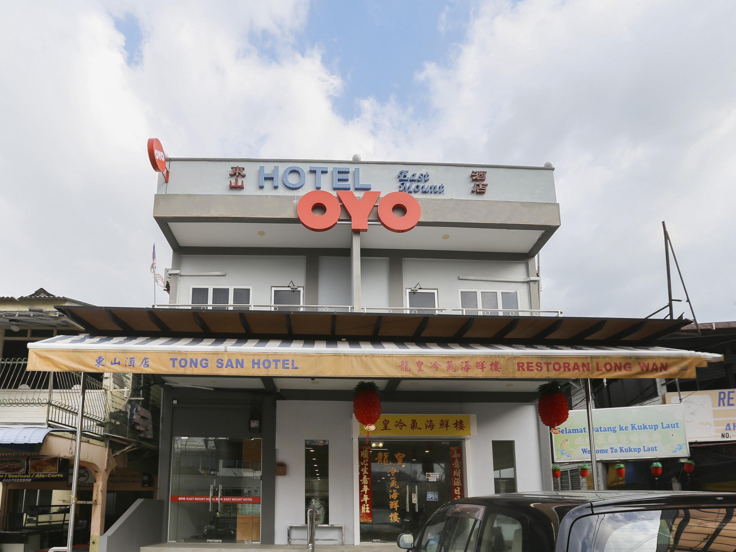 Oyo 89915 East Mount Hotel Kukup Dış mekan fotoğraf