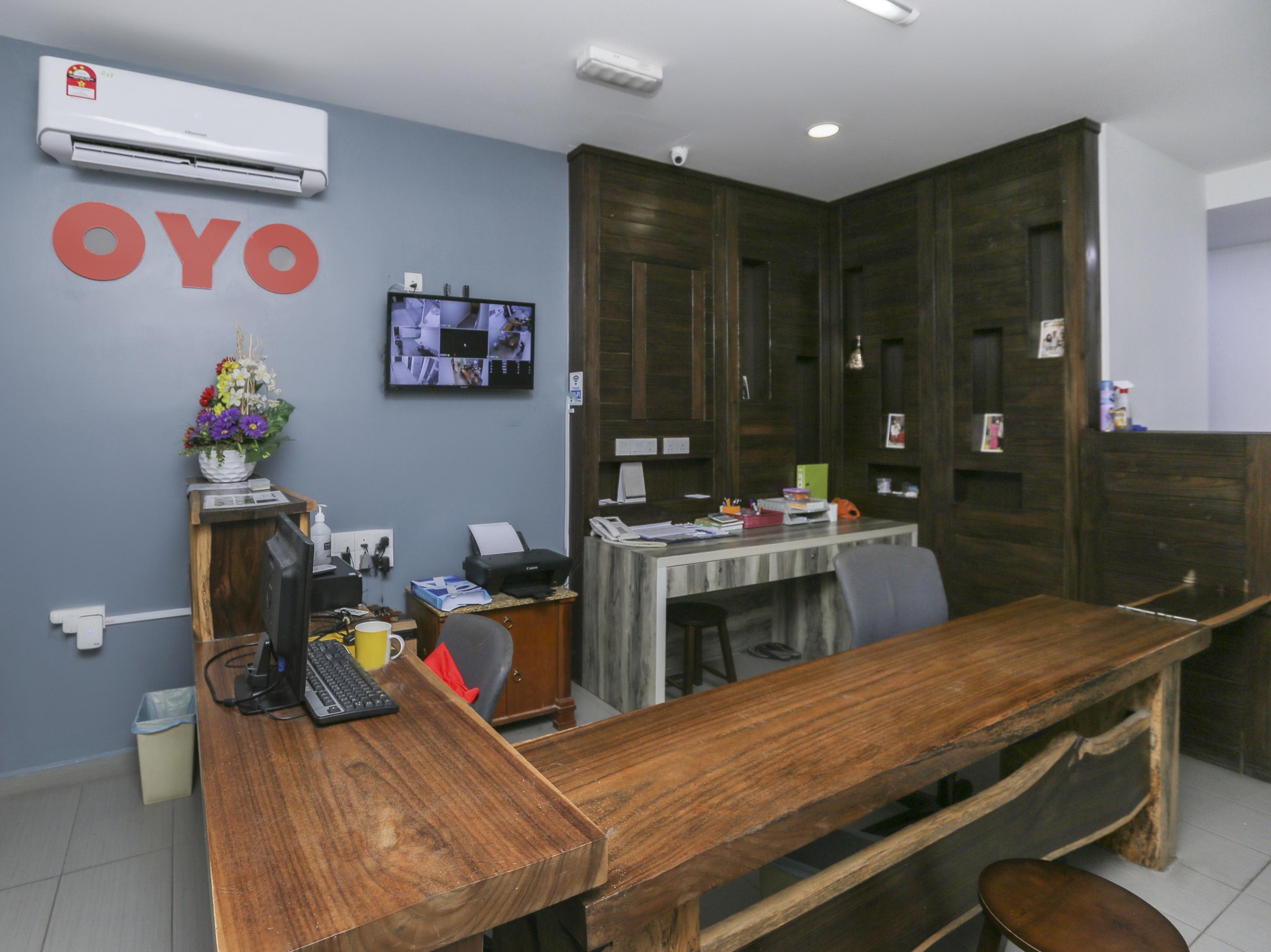 Oyo 89915 East Mount Hotel Kukup Dış mekan fotoğraf