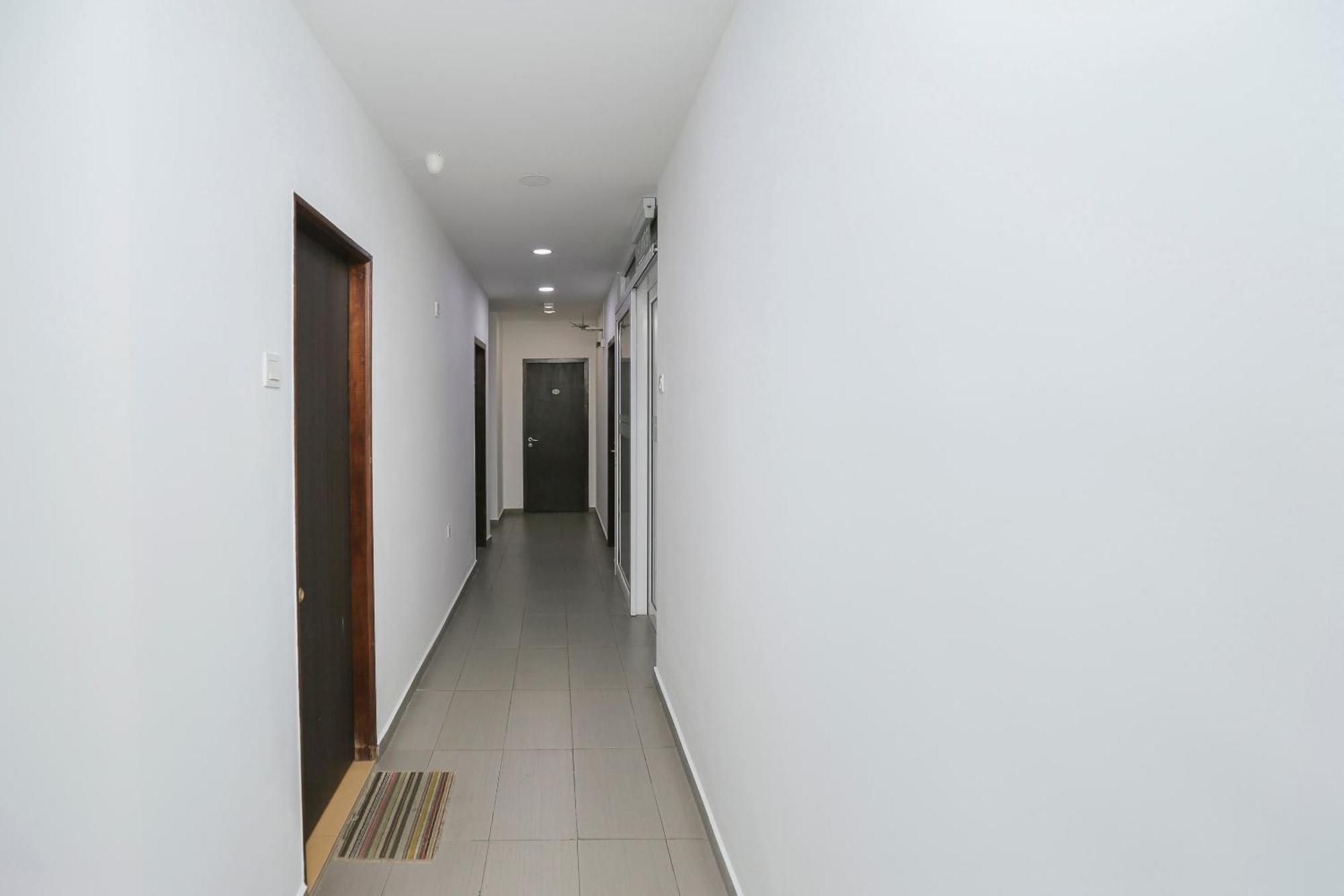 Oyo 89915 East Mount Hotel Kukup Dış mekan fotoğraf