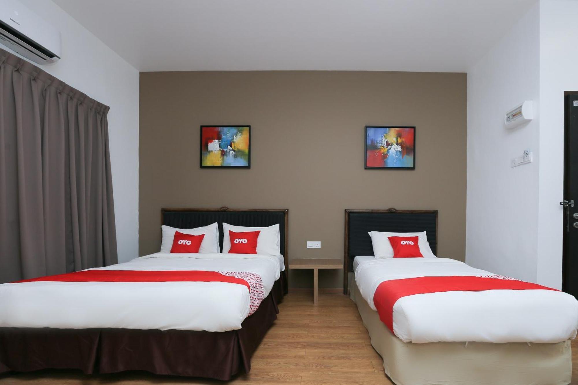 Oyo 89915 East Mount Hotel Kukup Dış mekan fotoğraf