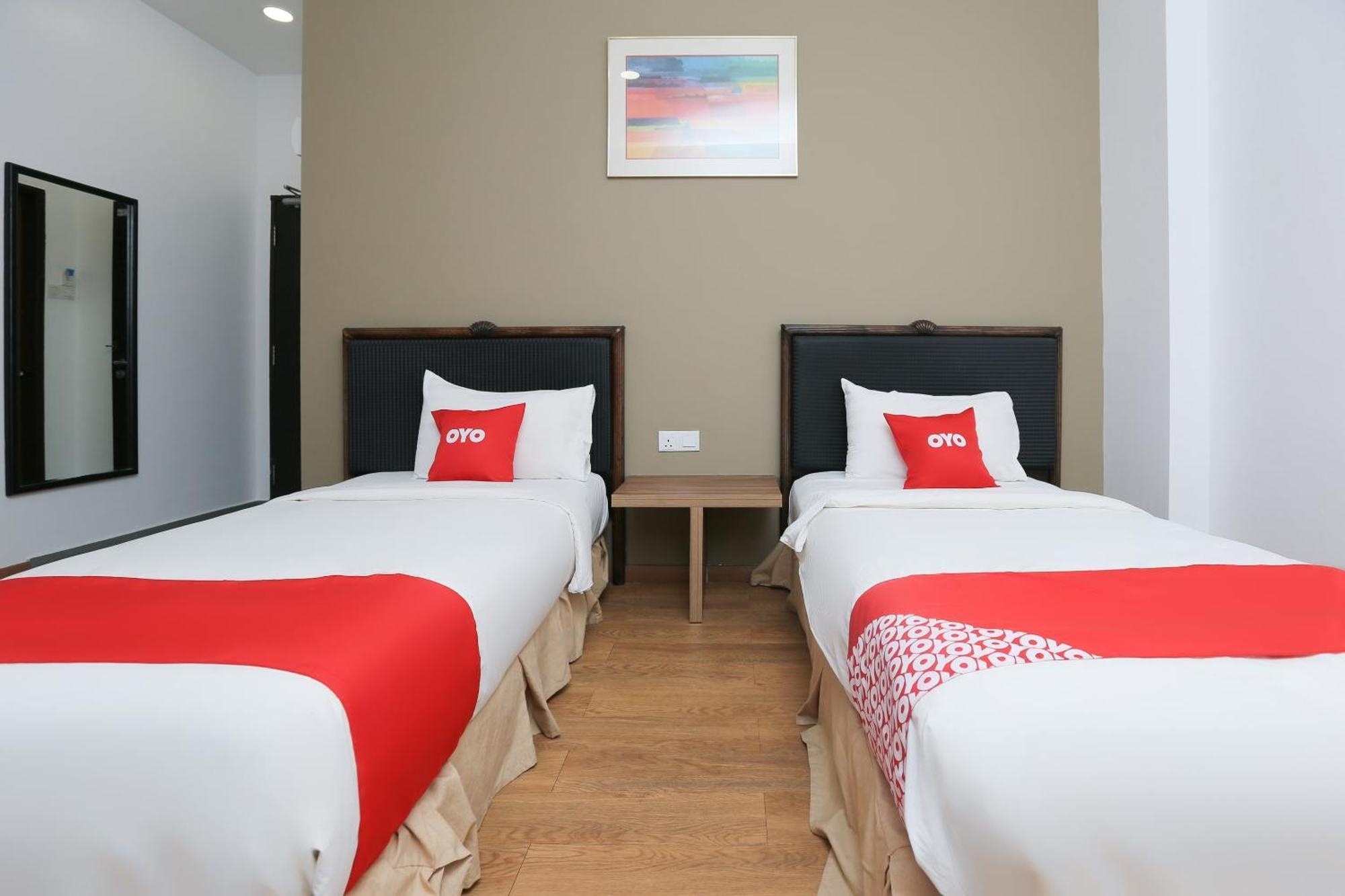 Oyo 89915 East Mount Hotel Kukup Dış mekan fotoğraf