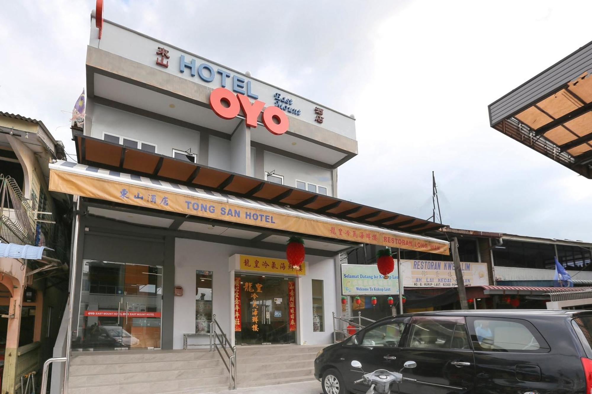 Oyo 89915 East Mount Hotel Kukup Dış mekan fotoğraf