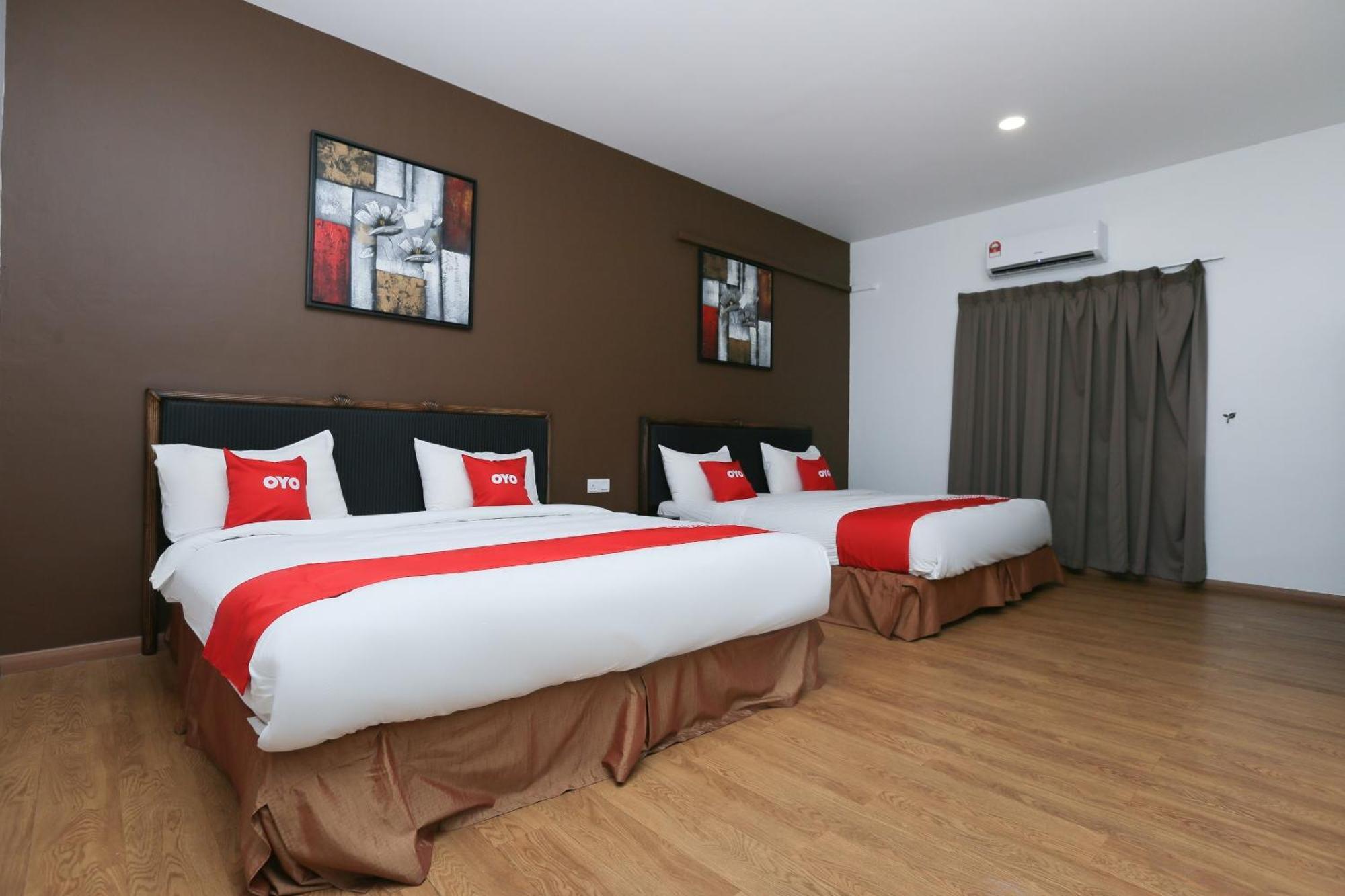 Oyo 89915 East Mount Hotel Kukup Dış mekan fotoğraf