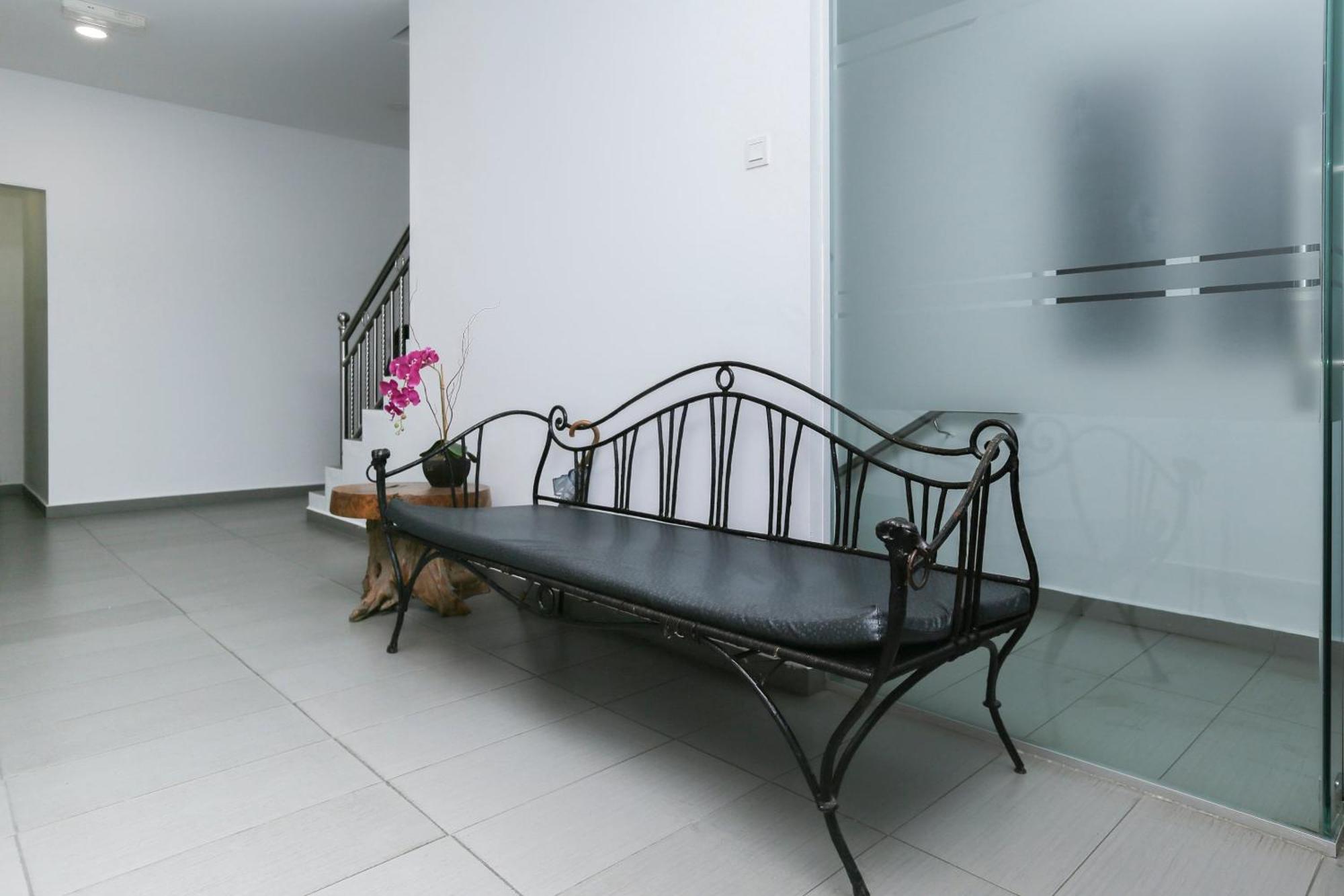 Oyo 89915 East Mount Hotel Kukup Dış mekan fotoğraf