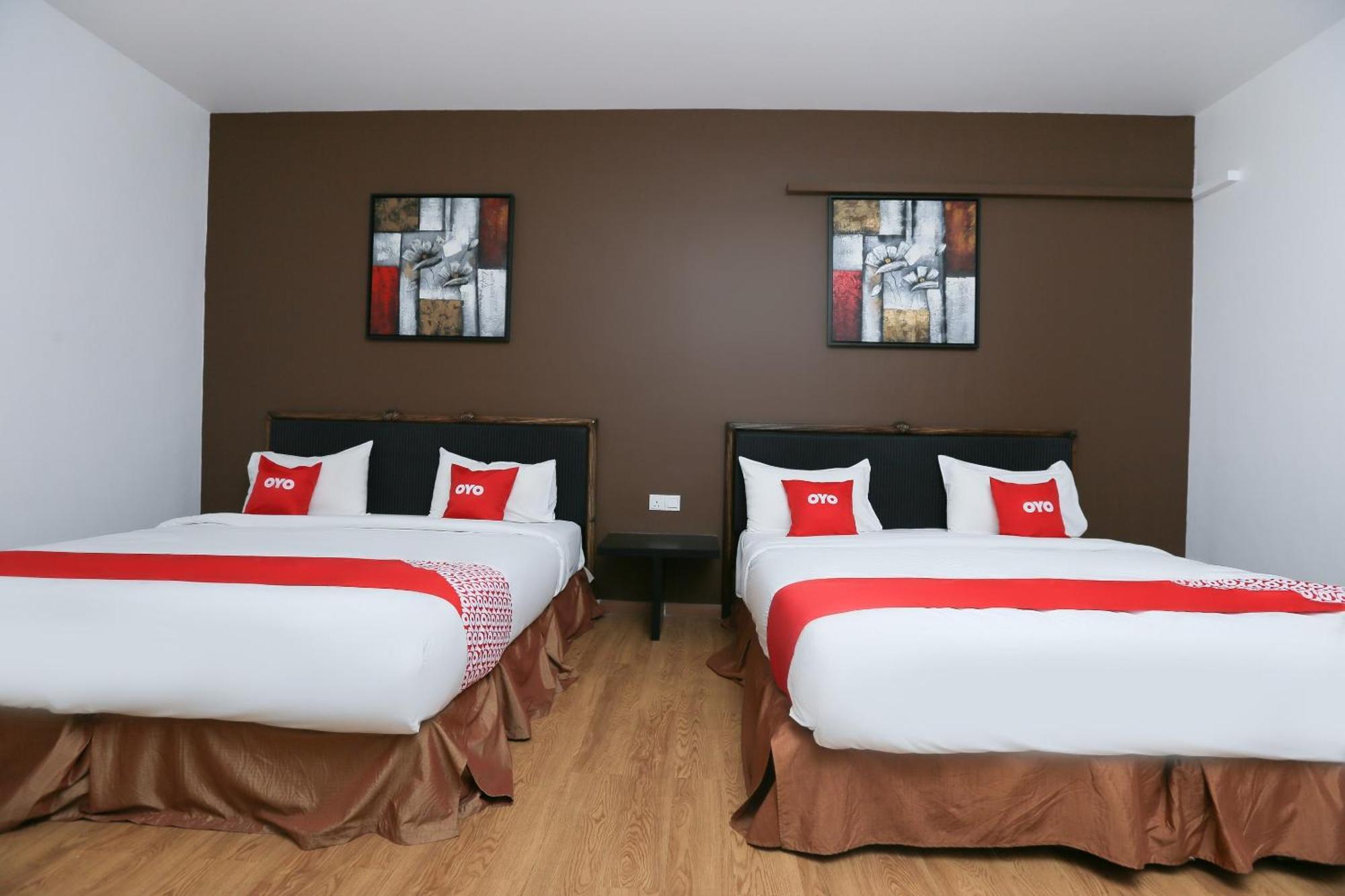 Oyo 89915 East Mount Hotel Kukup Dış mekan fotoğraf