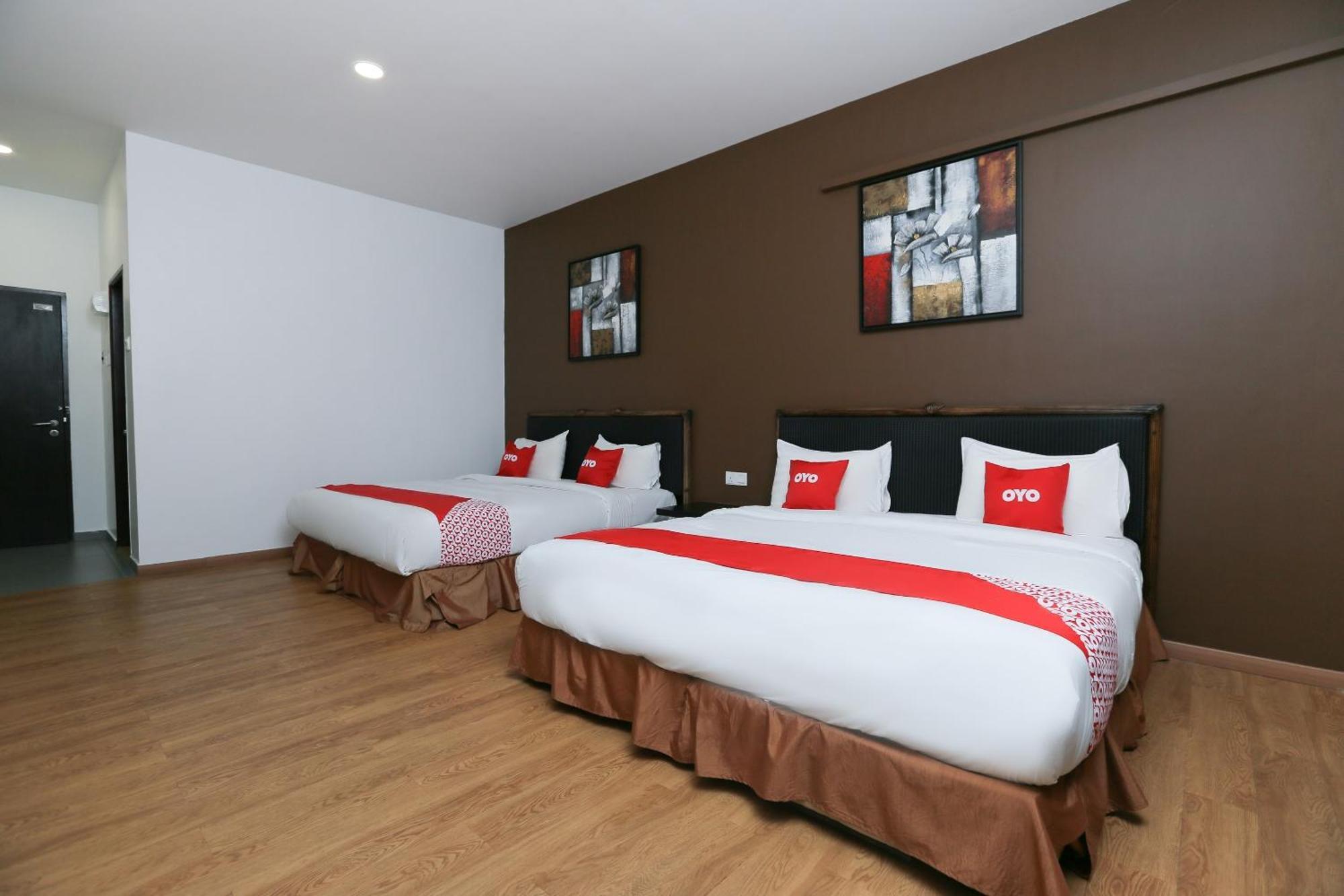Oyo 89915 East Mount Hotel Kukup Dış mekan fotoğraf