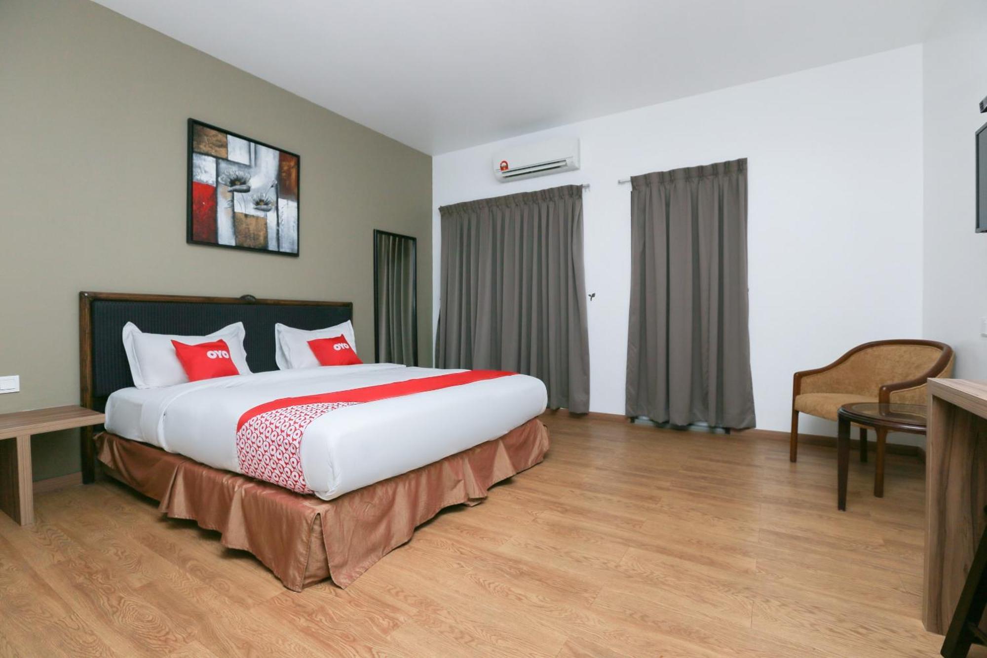 Oyo 89915 East Mount Hotel Kukup Dış mekan fotoğraf